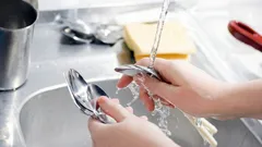 Costumas arrumar logo após cozinhar? A psicologia diz que estas pessoas têm estas qualidades excecionais